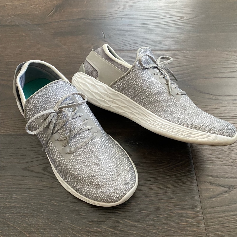 Sketchers You Walk Sneakers Size 8 Gray